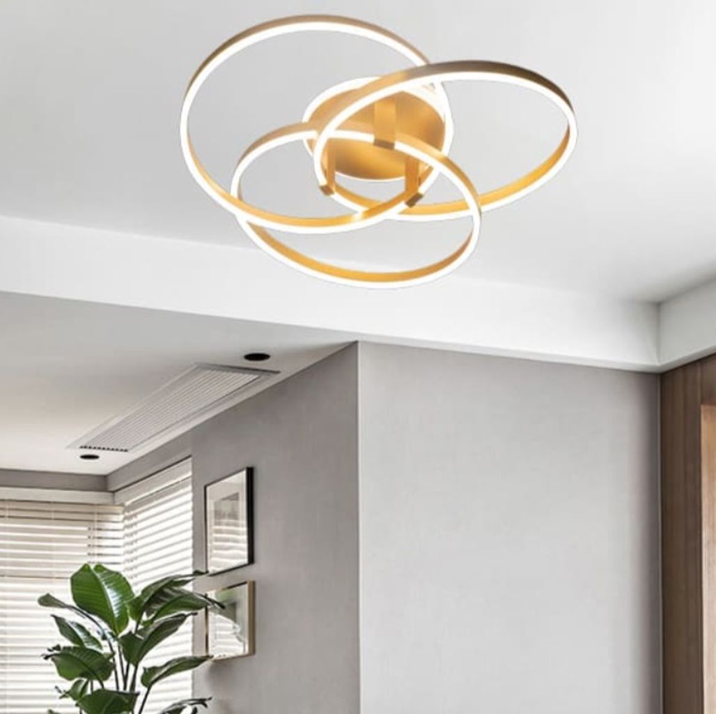 Chiếc đèn ốp trần LED này thực sự là một tác phẩm nghệ thuật hiện đại. Toát lên vẻ đẹp sang trọng và tinh tế. Với thiết kế độc đáo, những vòng tròn đèn LED được kết hợp một cách sáng tạo. Tạo nên một hình ảnh đẹp mắt và độc đáo. Sự đơn giản trong kiểu dáng làm tăng thêm sự tinh tế và hiện đại.