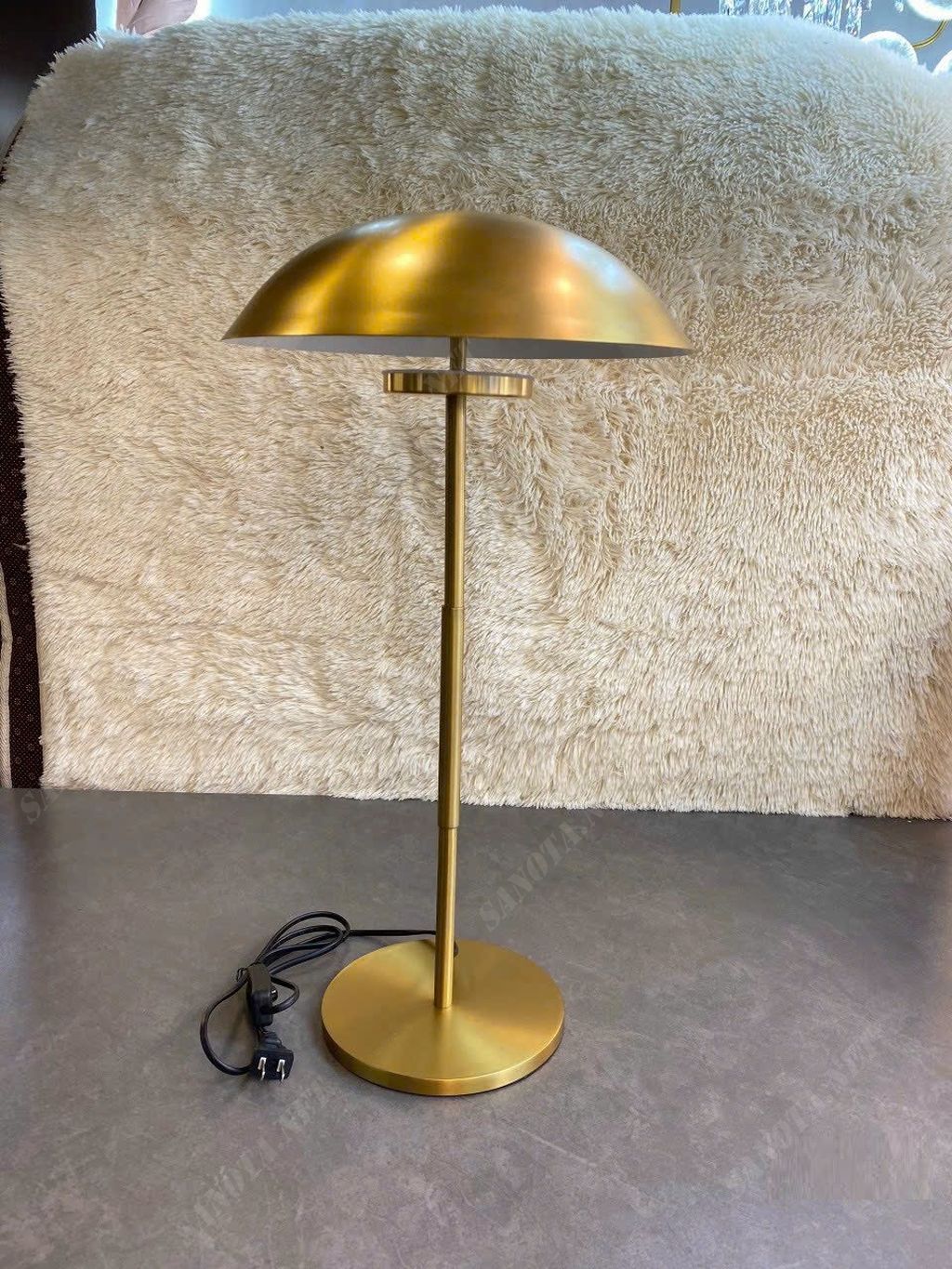 Đèn để bàn thân xi vàng đồng SNT2681 - Ảnh 3