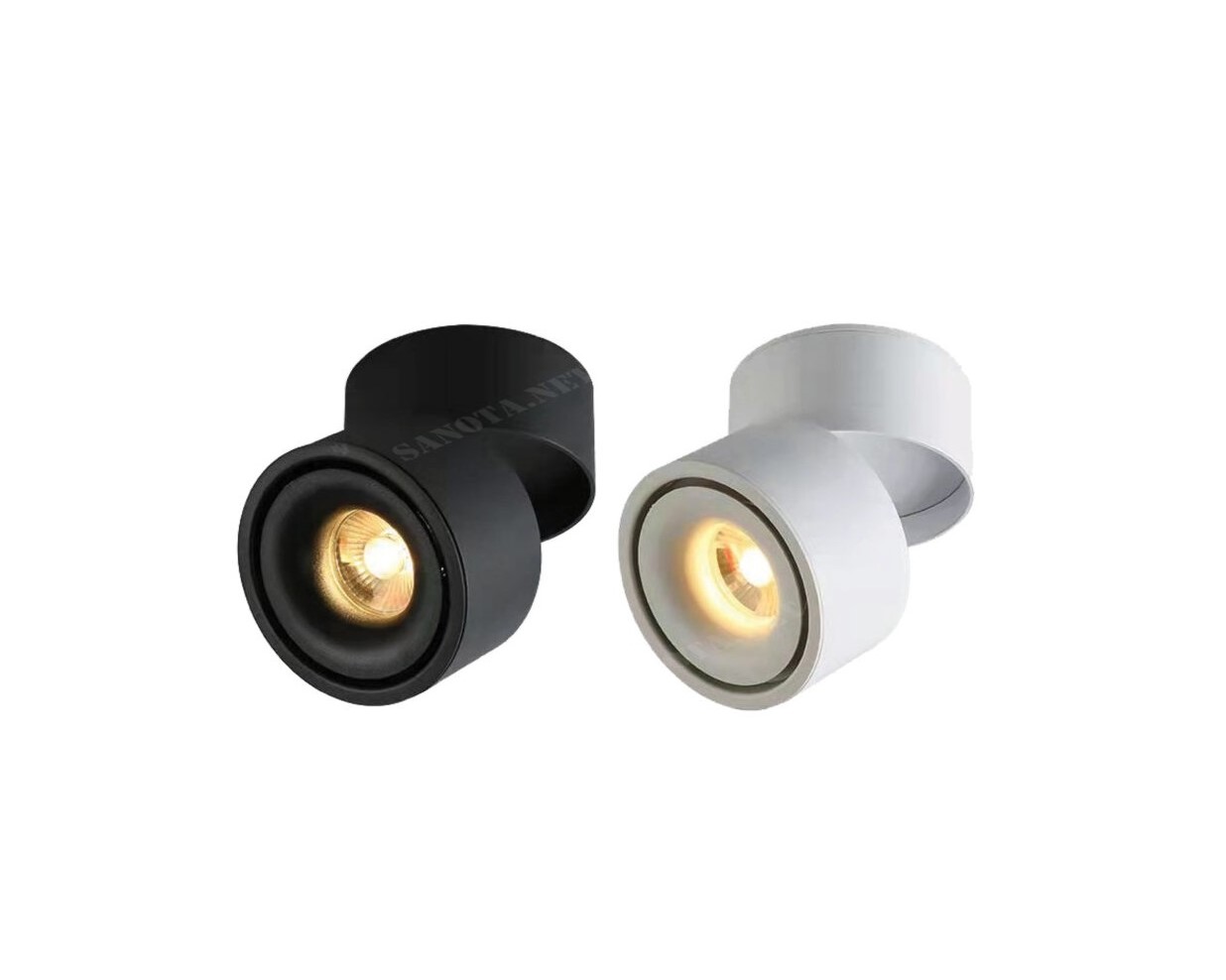 Đèn ốp nổi lon hai góc chiếu 9W CL-A9 có công suất 9W phù hợp với nọi không gian. Góc chiếu sáng của đèn có thể được điều chỉnh từ 24° đến 38° giúp bạn dễ dàng hướng sáng đến khu vực mong muốn.