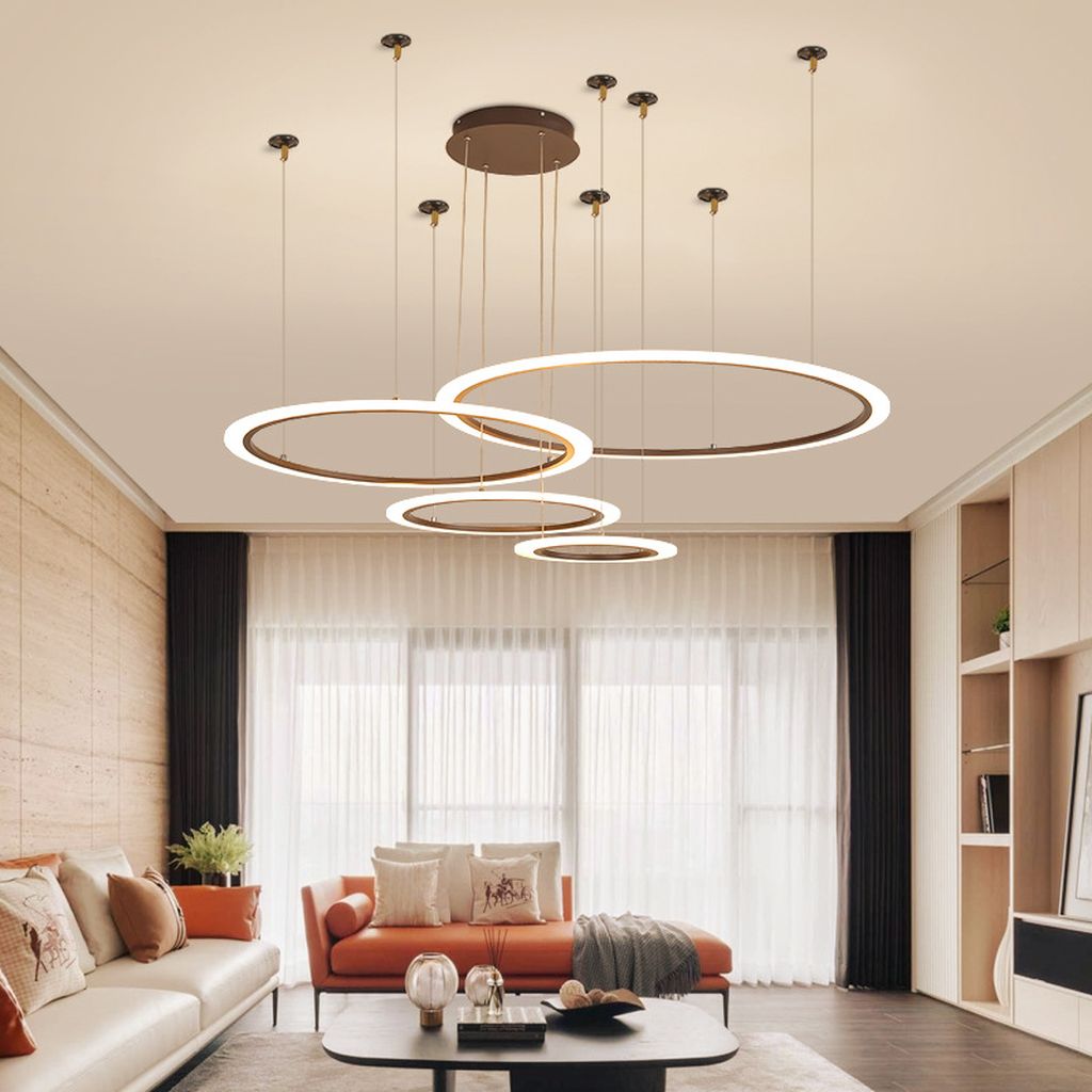 Đèn chùm LED hiện đại và đẳng cấp, nổi bật với thiết kế độc đáo và sang trọng. Vòng tròn đèn LED làm từ kim loại cao cấp, được sắp xếp một cách tinh tế. Chất liệu kim loại cao cấp được đánh bóng sáng bóng, phản chiếu ánh sáng lung linh. Mang đến cảm giác sang trọng và đẳng cấp. Đèn chùm LED được sử dụng bóng đèn LED tiết kiệm năng lượng, phát ra ánh sáng ấm áp và dịu nhẹ. Ánh sáng lan tỏa đều khắp căn phòng, tạo bầu không khí ấm cúng và thư giãn. Ánh sáng của đèn chùm cũng giúp tôn lên vẻ đẹp của đồ nội thất và các vật trang trí khác trong phòng.