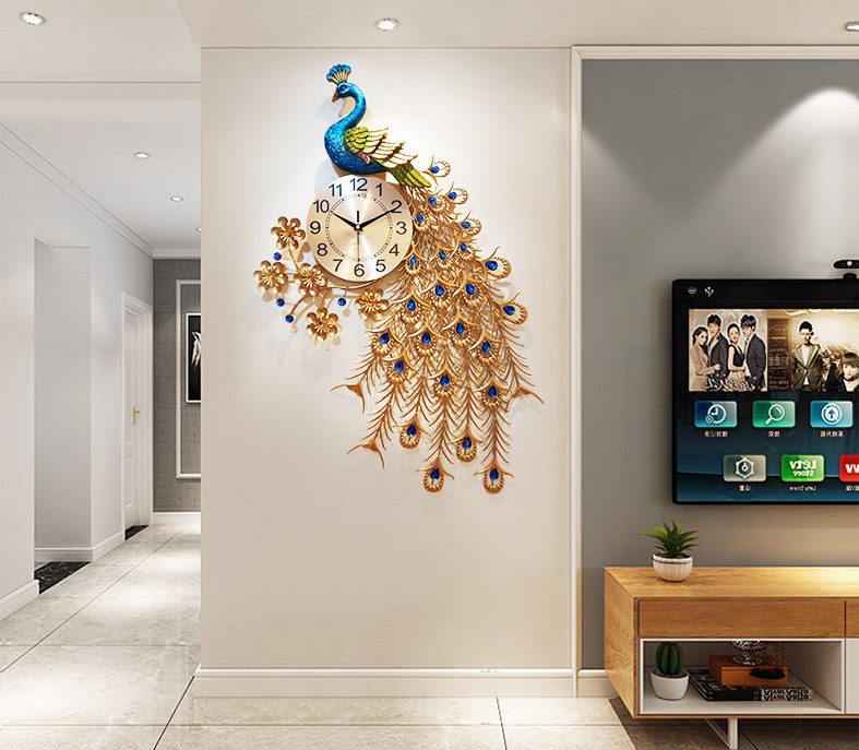 Thiết kế độc đáo với hình ảnh chim công đậu càn hoa. Sản phẩm nổi bật với thiết kế chim công kiêu sa, uyển chuyển. Với sắc màu xanh ngọc và vàng ánh kim sang trọng, tượng trưng cho sự phú quý và tài lộc.