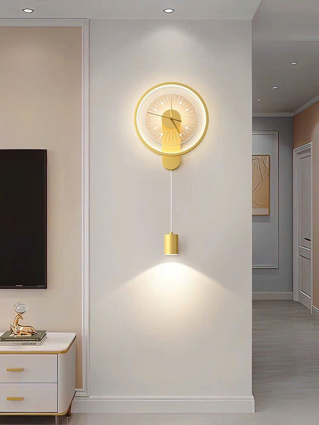 Đèn tường kết hợp đồng hồ sang trọng là một sáng tạo tinh tế mang đến sự hoàn hảo cho không gian nội thất của bạn. Sản phẩm này được thiết kế với những nét đặc trưng độc đáo. Hòa quyện giữa chức năng chiếu sáng và tính thẩm mỹ vượt trội. Thiết kế sang trọng với tông màu vàng ánh kim, phối hợp đường nét tối giản. Chiếc đèn này phù hợp với mọi phong cách nội thất từ hiện đại đến tối giản.