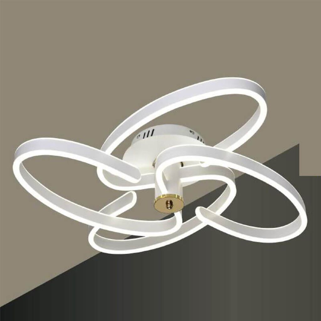 Đèn ốp trần LED sở hữu thiết kế cách điệu hình học uốn lượn, tựa như một dải ánh sáng vẽ nên vũ điệu giữa không trung. Các đường LED thanh mảnh, tinh tế được bố trí theo mô hình phi đối xứng tạo hiệu ứng ánh sáng đa chiều. Nâng tầm thẩm mỹ cho bất kỳ không gian nào từ phòng khách, phòng ngủ đến khu vực tiếp khách sang trọng.