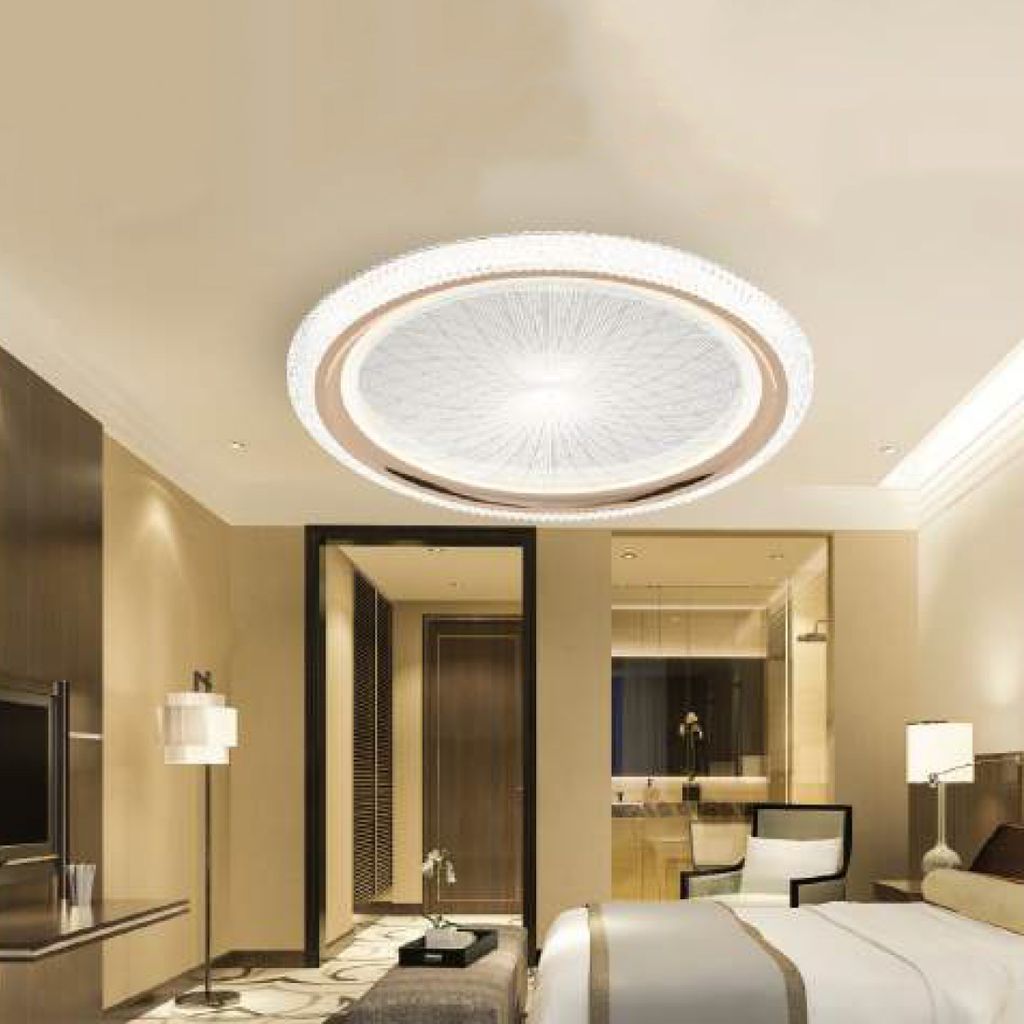 Mâm đèn ốp trần vòng Led này sở hữu thiết kế hình tròn tinh giản nhưng vô cùng thu hút. Kết hợp hài hòa giữa chất liệu cao cấp và đường nét mềm mại. Bề mặt đèn được tạo hình như một dải ánh sáng lan tỏa, với lớp kính mờ họa tiết đan chéo độc đáo. Tạo nên hiệu ứng ánh sáng rực rỡ nhưng không chói, giúp không gian luôn ấm áp và dễ chịu.