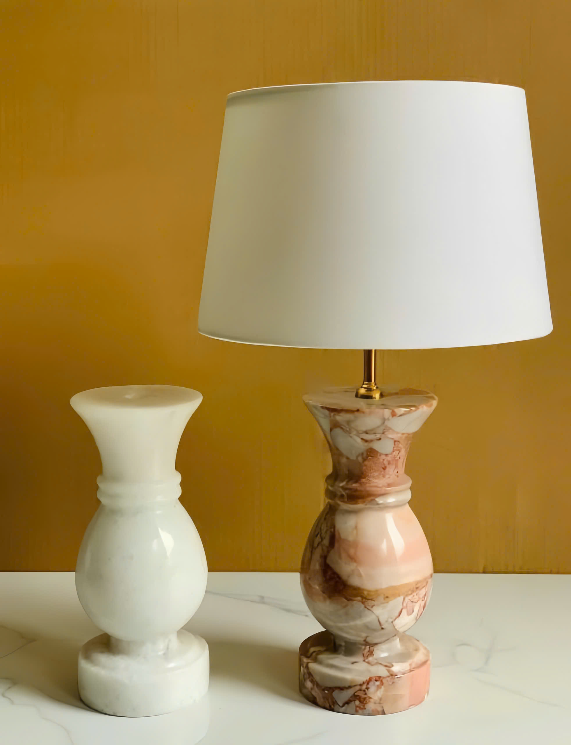 Đèn bàn chân đá tự nhiên chao vải SNT5700