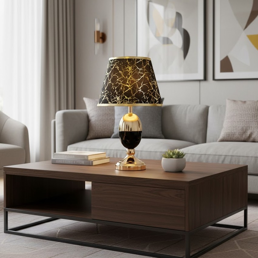 Đèn bàn trang trí chao vải họa tiết vân vàng sang trọng – tinh tế – đầy cá tính. Là lựa chọn hoàn hảo cho những không gian nội thất đẳng cấp. Với thiết kế độc đáo, chiếc đèn này toát lên vẻ đẹp quyền quý nhờ sự kết hợp hài hòa giữa sắc đen huyền bí và vàng kim sang trọng. Tạo nên điểm nhấn nổi bật giữa không gian sống hoặc làm việc.