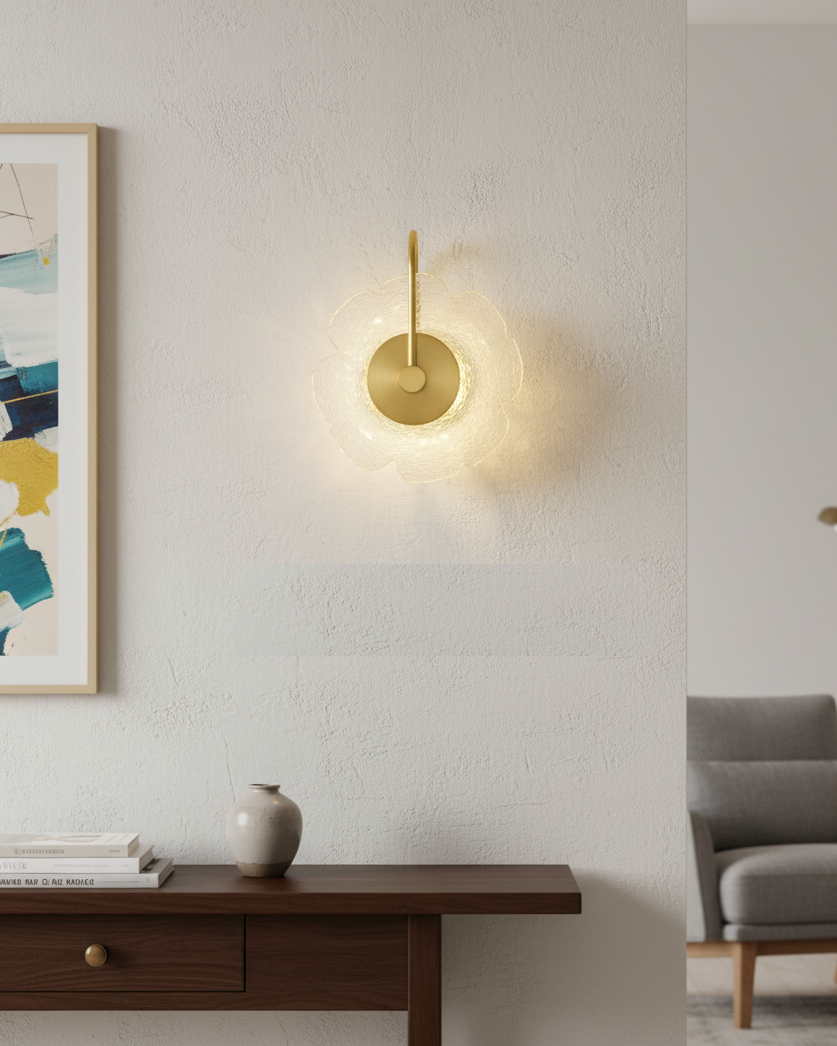 Đèn tường hình bông hoa hiện đại SNT6000 được thiết kế với mặt kính thủy tinh tạo hình cánh hoa mềm mại, trong suốt và phản chiếu ánh sán....