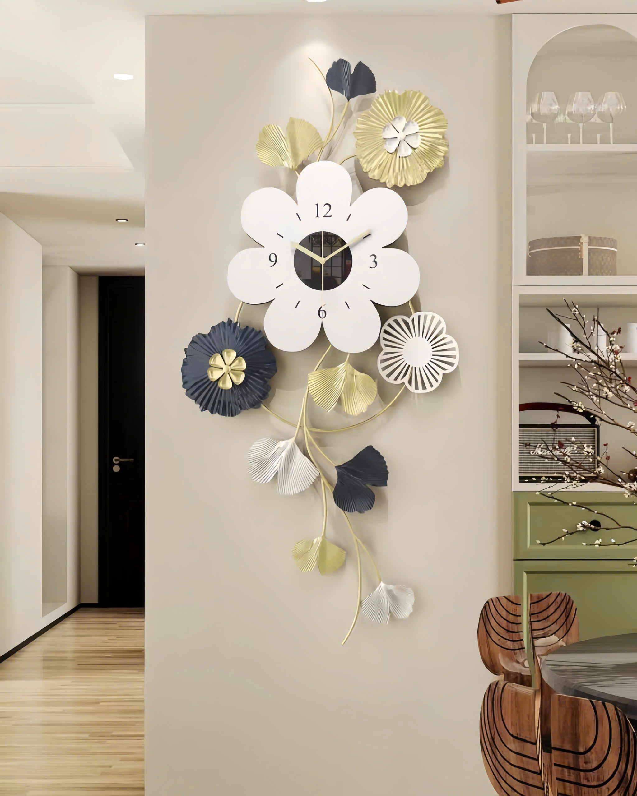 Đồng hồ hương sắc mùa xuân SNT6146 ổi bật với kiểu dáng dây hoa leo rủ mềm mại. Mang ý nghĩa của sự phát triển và sinh sôi....