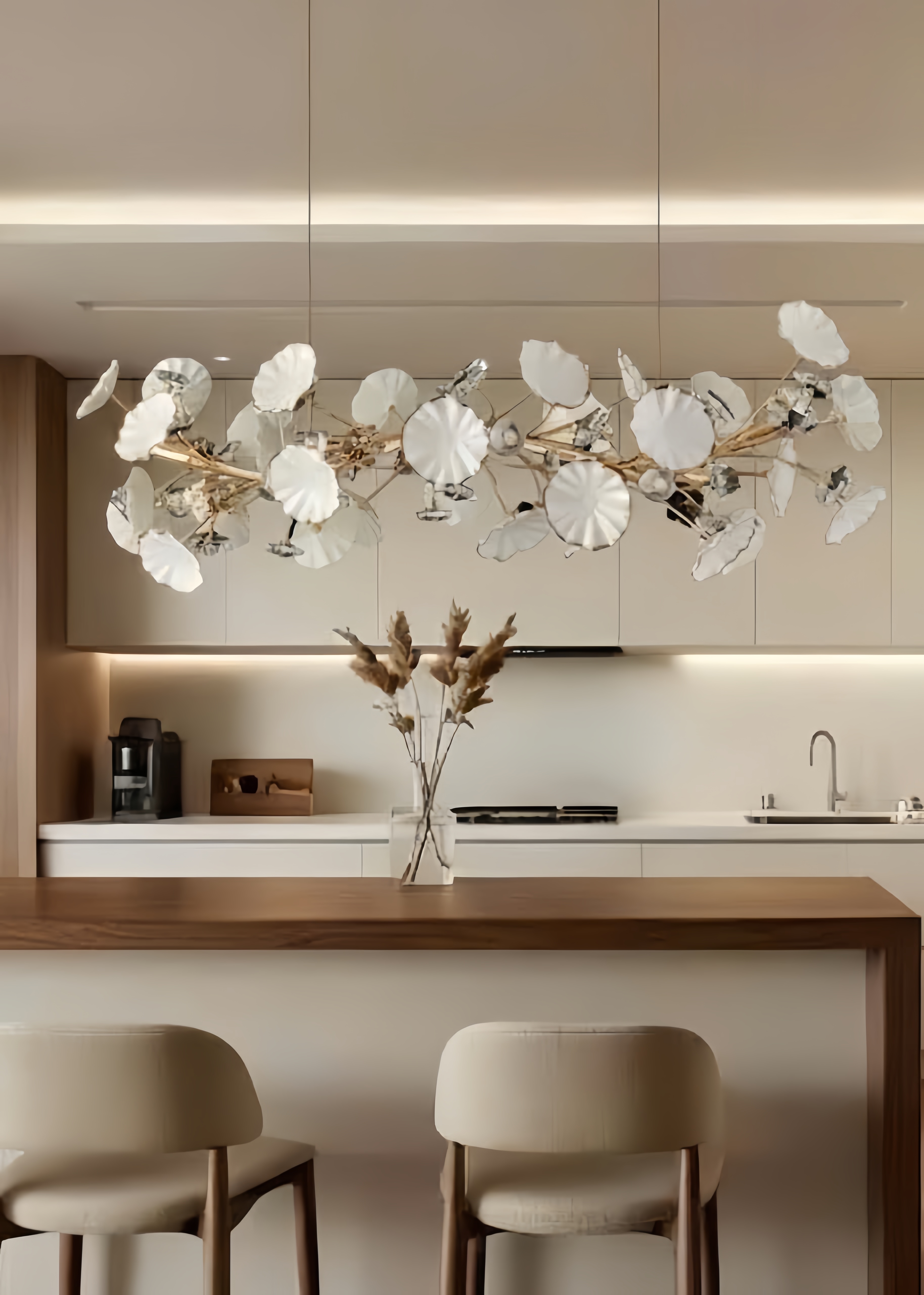 Đèn chùm thả bàn ăn hoa sứ và pha lê SNT6237 với phần thân hợp kim uốn lượn tinh tế, tạo nên bố cục chuyển động tự nhiên và đầy sức sống....